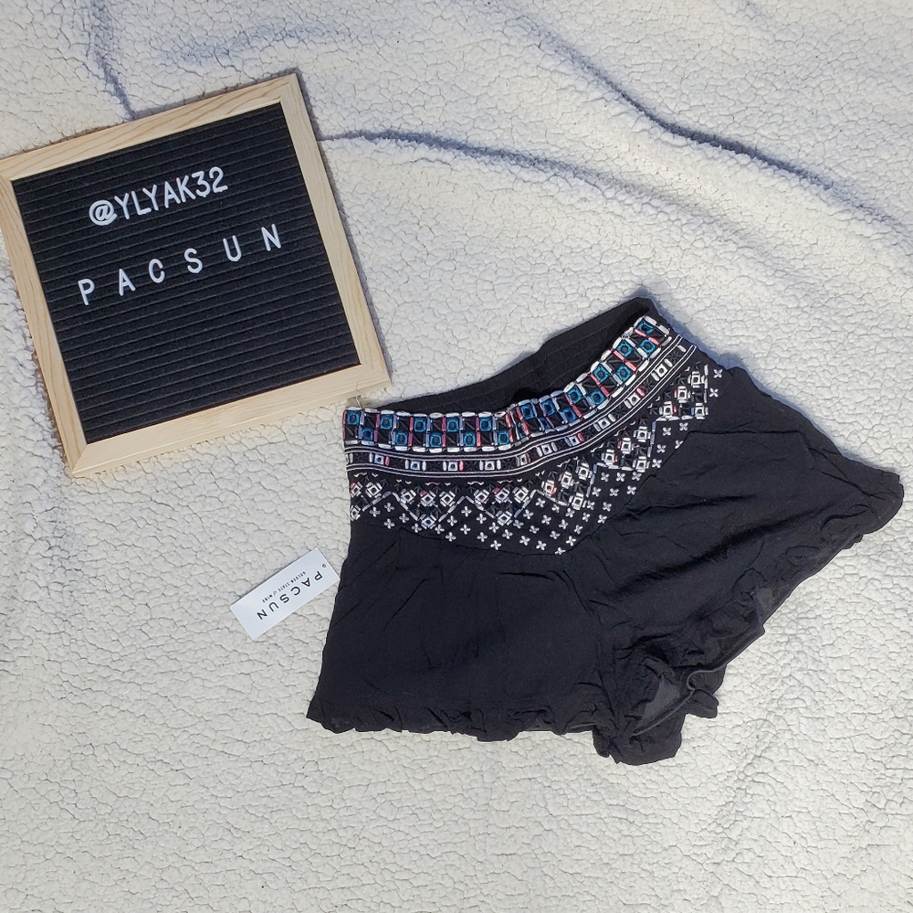 LA Hearts High-Waisted Embroidered Shorts